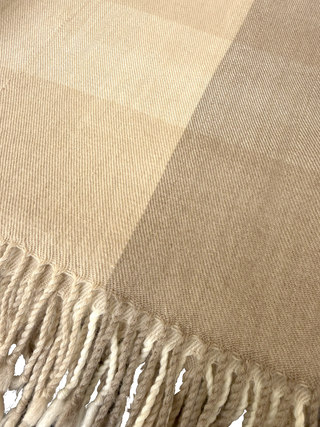 Handloom Woolen Throw – 48x76 in