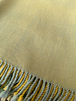 Handloom Woolen Throw – 48x76 in